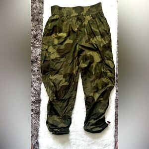 🚨$5 Special🚨 Camo Parachute Joggers